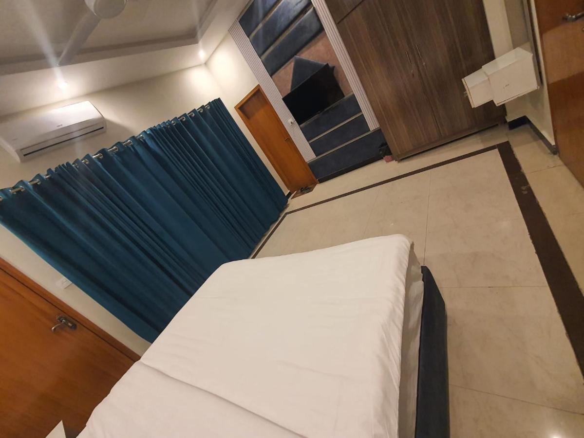 Rose Valet Guest House Islamabad Buitenkant foto