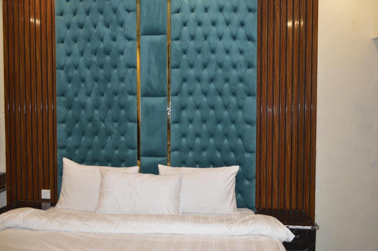 Rose Valet Guest House Islamabad Buitenkant foto