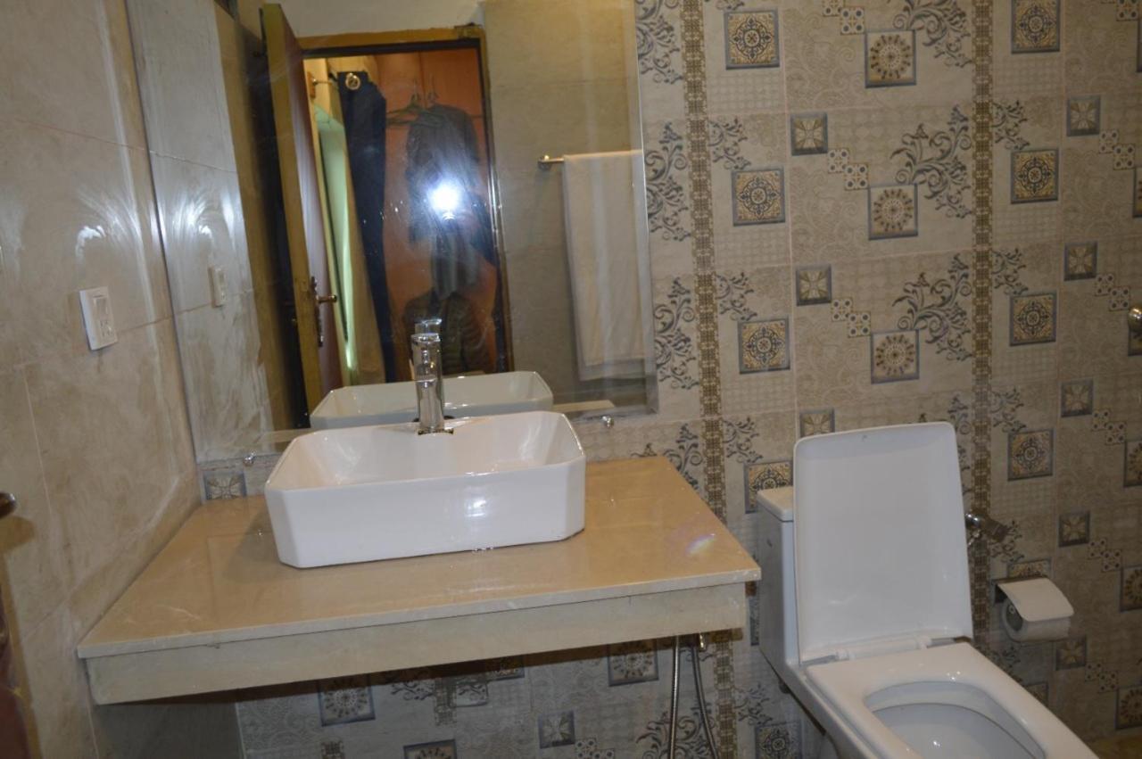 Rose Valet Guest House Islamabad Buitenkant foto